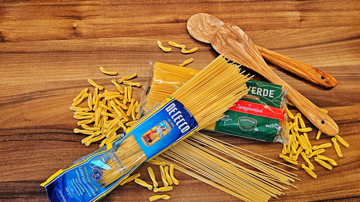 Spaghettata - es dürfen auch andere Pasta-Formen in den mitternächtlichen Topf.